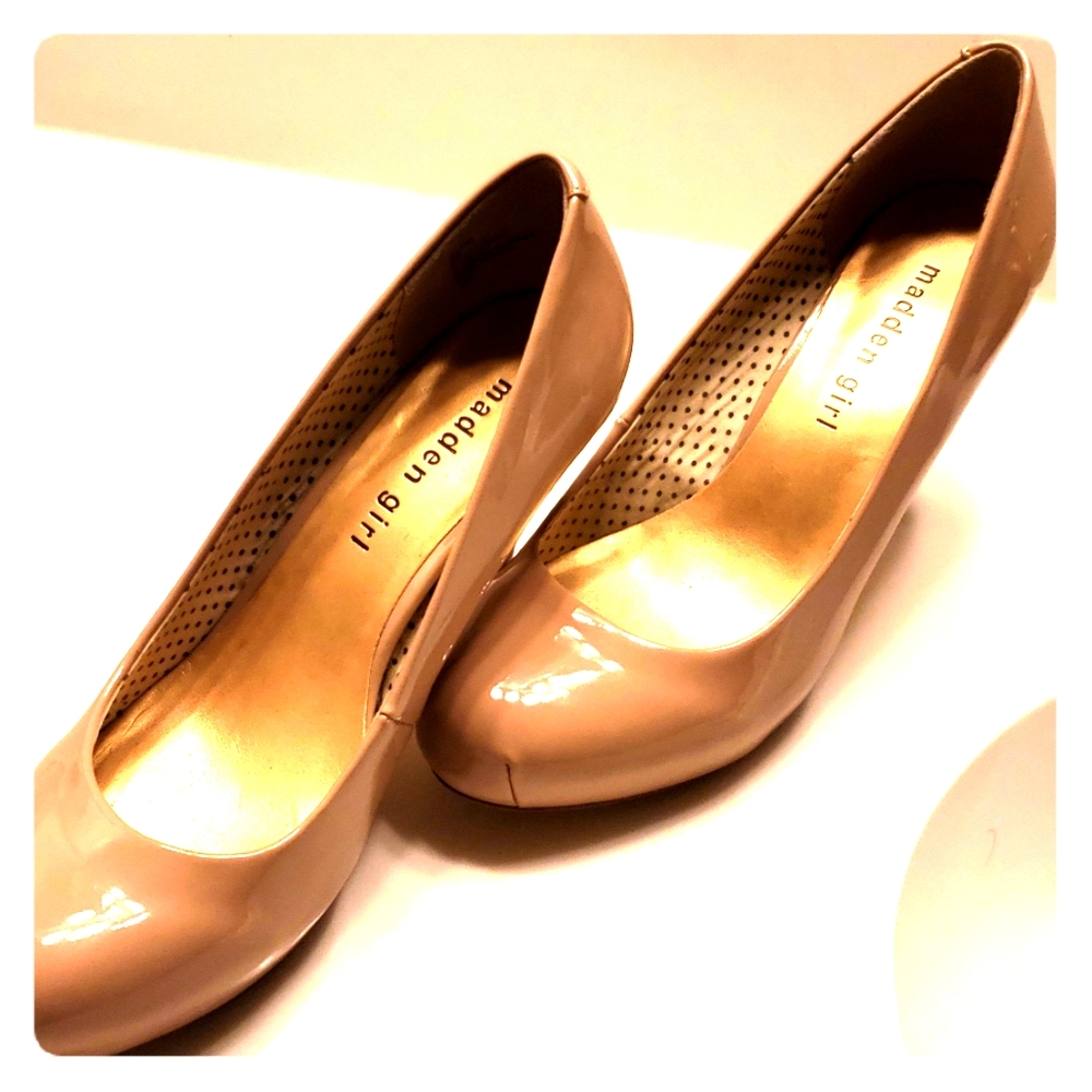 Beige heels